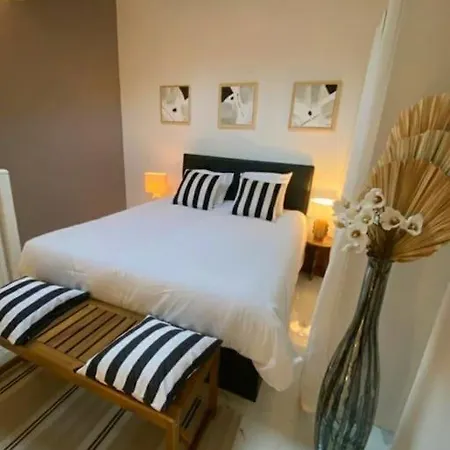 Apartment Evasion Romantique Avec Spa Et Sauna Frontignan